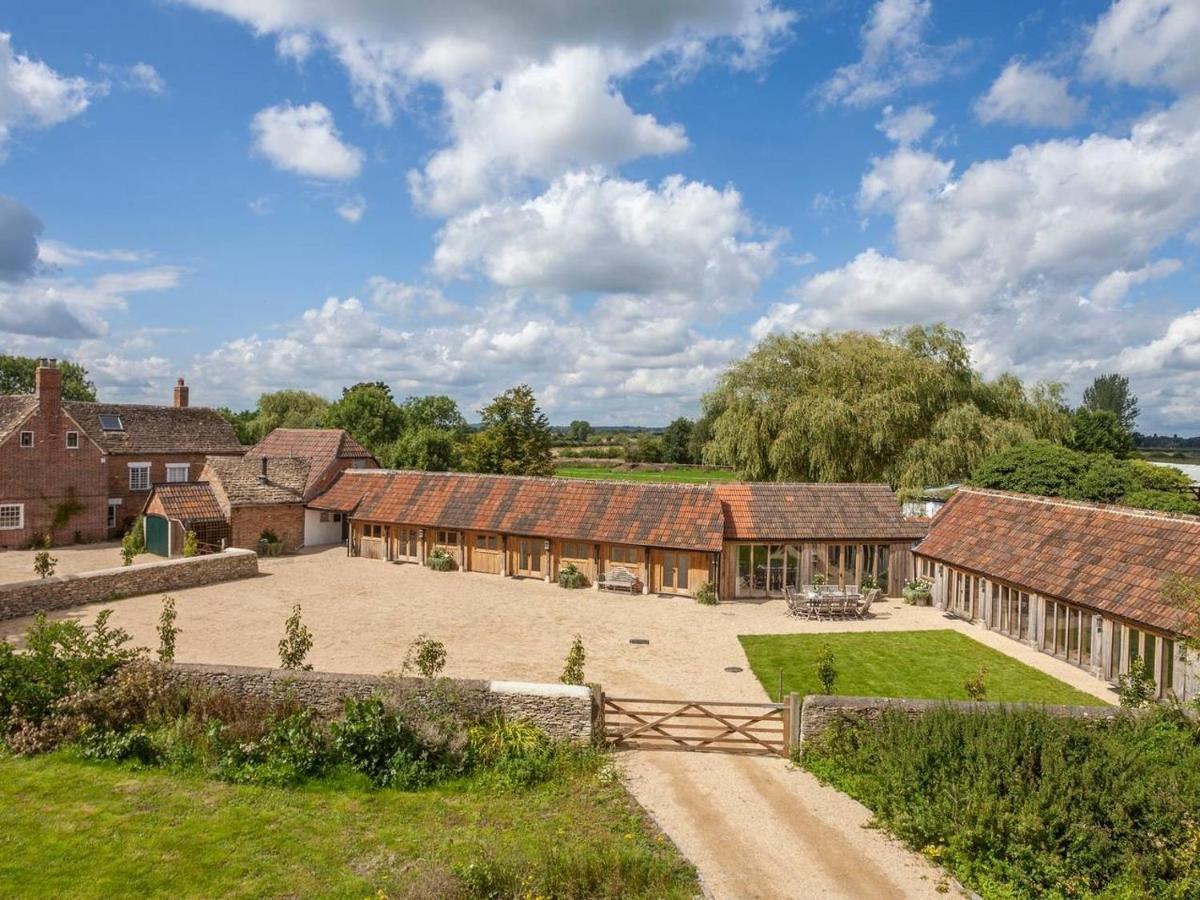 The Cowsheds Villa Brinkworth Exterior foto